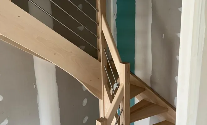 Escalier sur mesure en Hêtre à Annonay  , Saint-Bonnet-le-Froid, Mobe Construction Bois